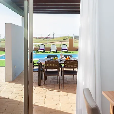 Villa Con Piscina ,vista Mar Y Campo De Golf