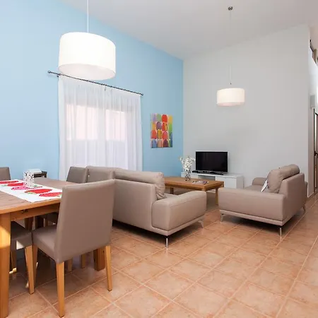 Villa Con Piscina ,vista Mar Y Campo De Golf