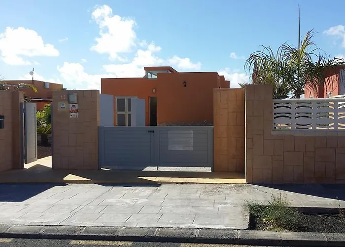 Villa Con Piscina ,vista Mar Y Campo De Golf